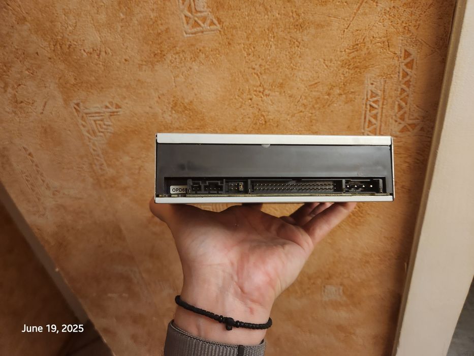 HP cd dvd rw 3.5 дисковод + одразу адаптер на SATA: 999 грн ...
