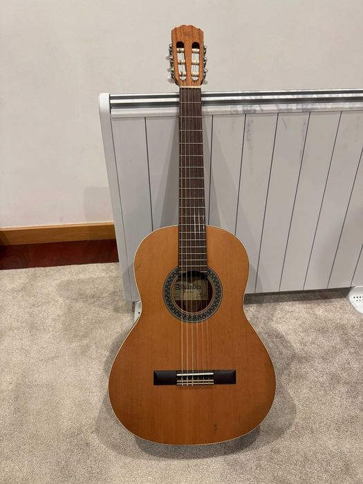 Guitarra Viola classica Alhambra KDT 1 Op 3/4 c/ cordas nylon