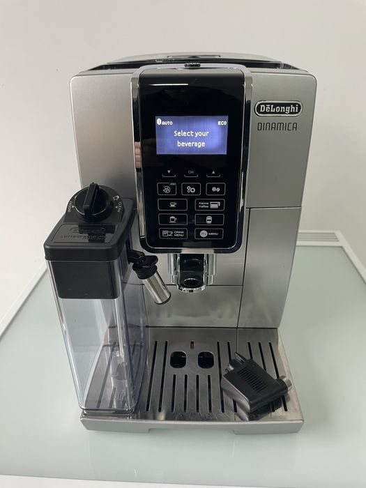 Кофемашина Delonghi Dinamica из Германии обмлужена гарантия 2739 кофе