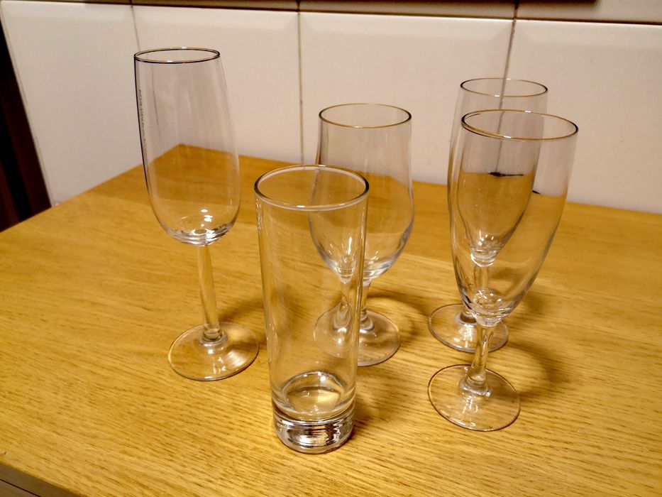 7 Copos (vinho, água, cerveja)