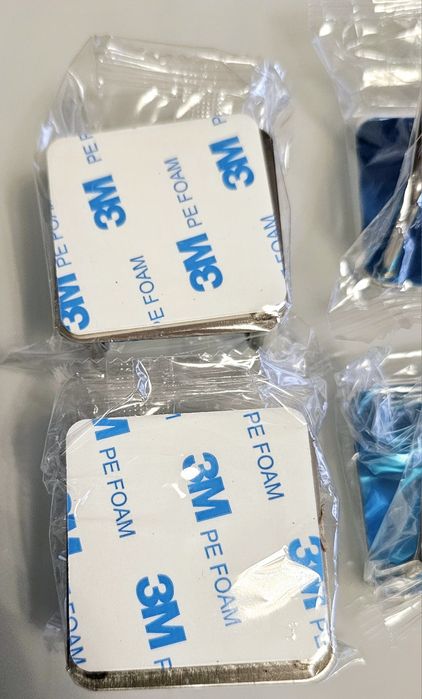 Nowe 4 x wieszaki stalowe kwadratowe, 4.8 cm x 3 cm