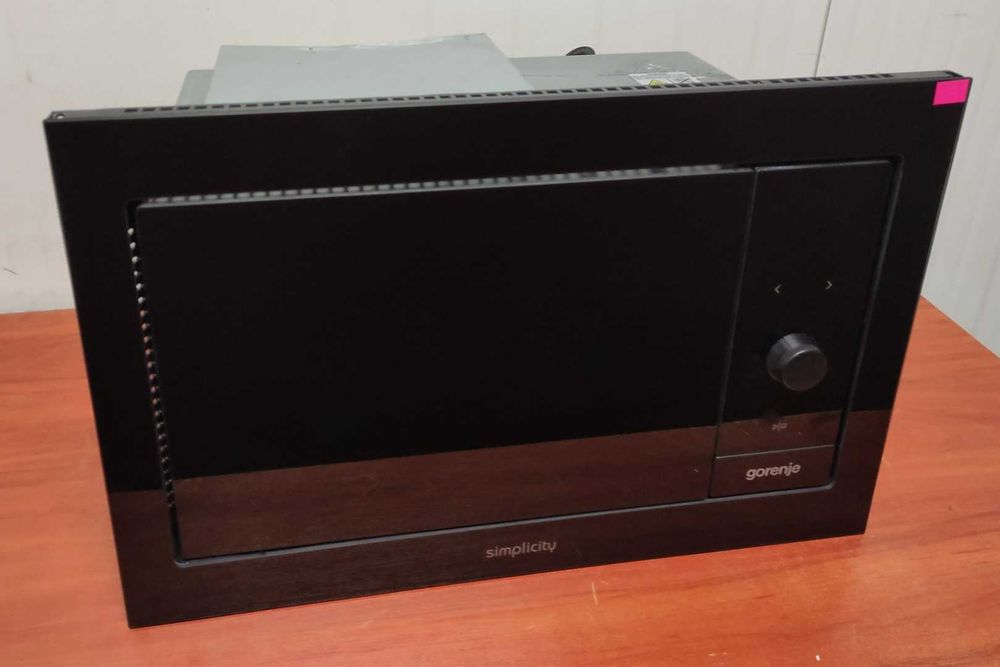 Mikrofala z grillem 23l Gorenje BM235G1SYB Inox 900W OUTLET 31JG58