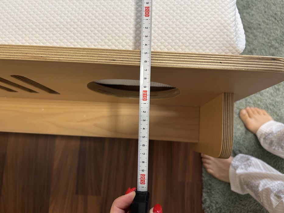 Cama crianca em forma de carro