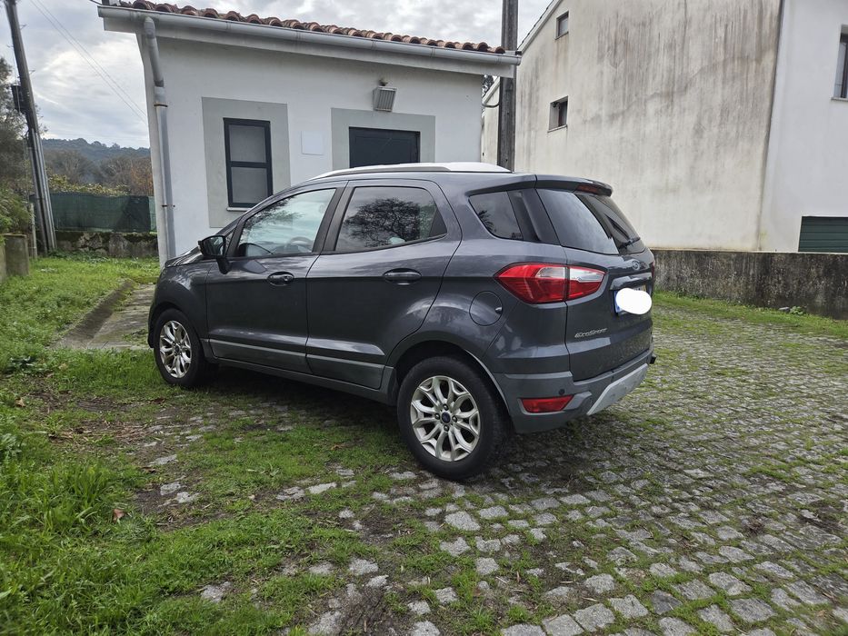 Ford EcoSport Titaniun