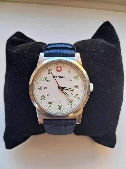 Щвейцарські годинники WENGER та Kolber