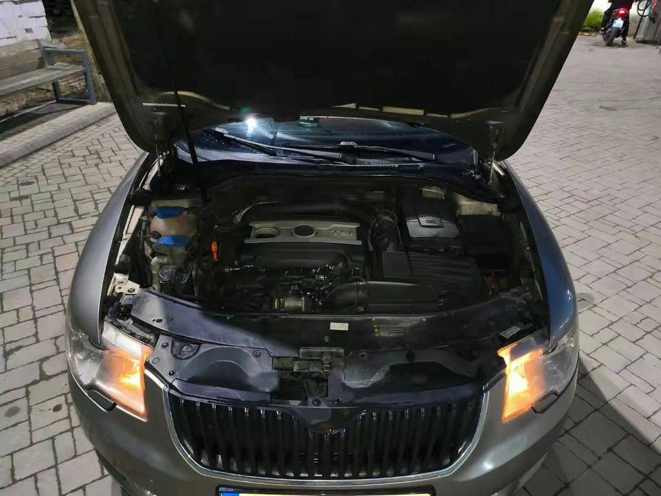 Продам Skoda Superb II 1.8 TSI