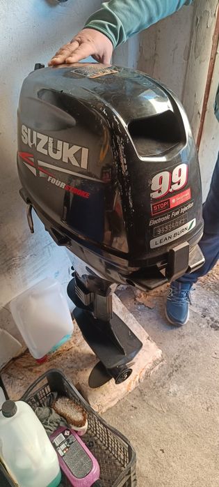 Silnik zaburtowy czterosuw suzuki  9.9