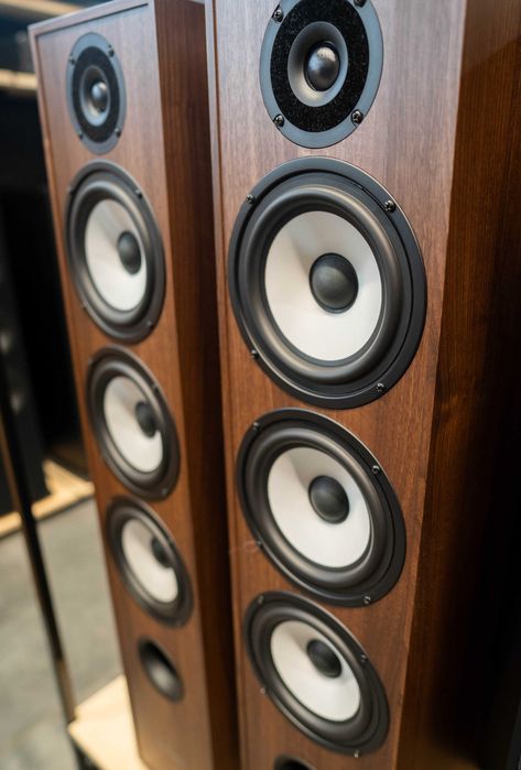 Pylon Audio Pearl 27 Orzech Para OUTLET – Kolumny podłogowe 3-drożne