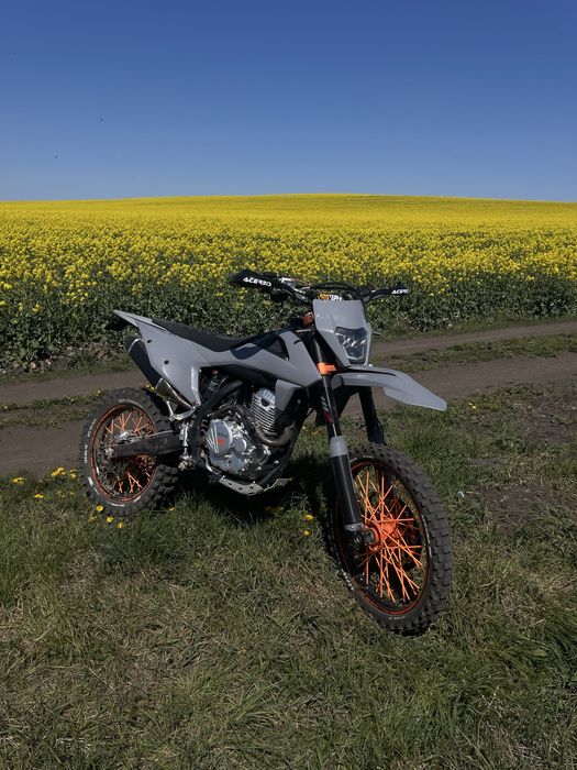 Мотоцикл Кові адванс 250