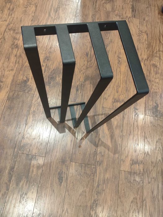 Wieszak na ręczniki czarny, matowy, loftowy