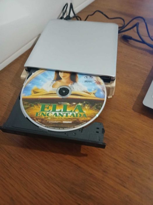 Leitor externo Super Slim Drive com interface USB 3.0