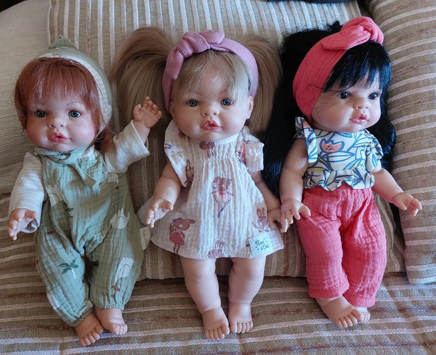 Bonecos NINES  de 30 cm