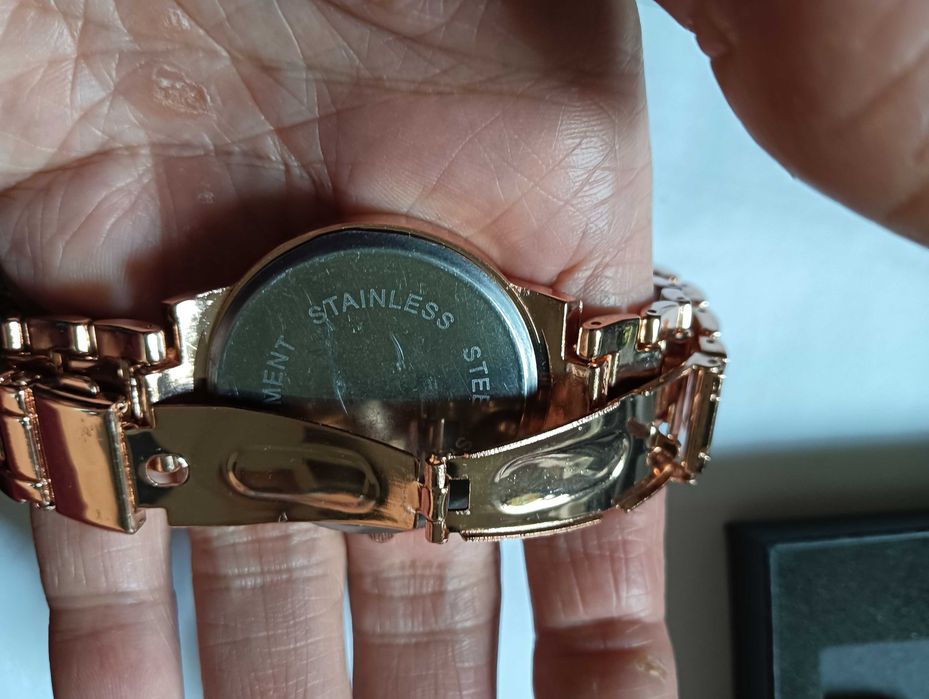 zegarek damski na rękę Leo Bernard