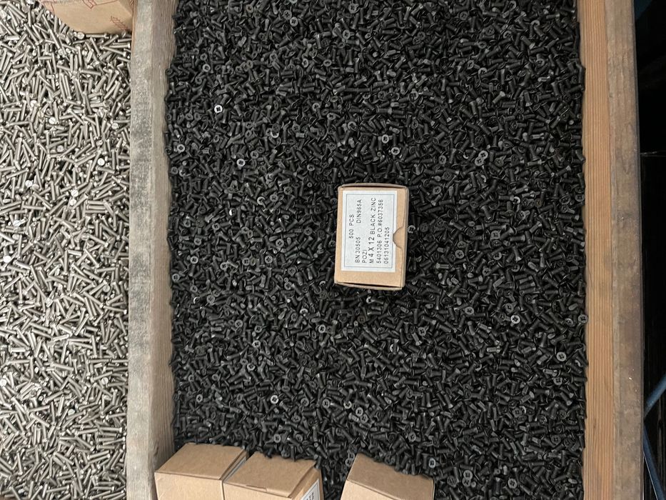 Rożnego rodzaju śruby