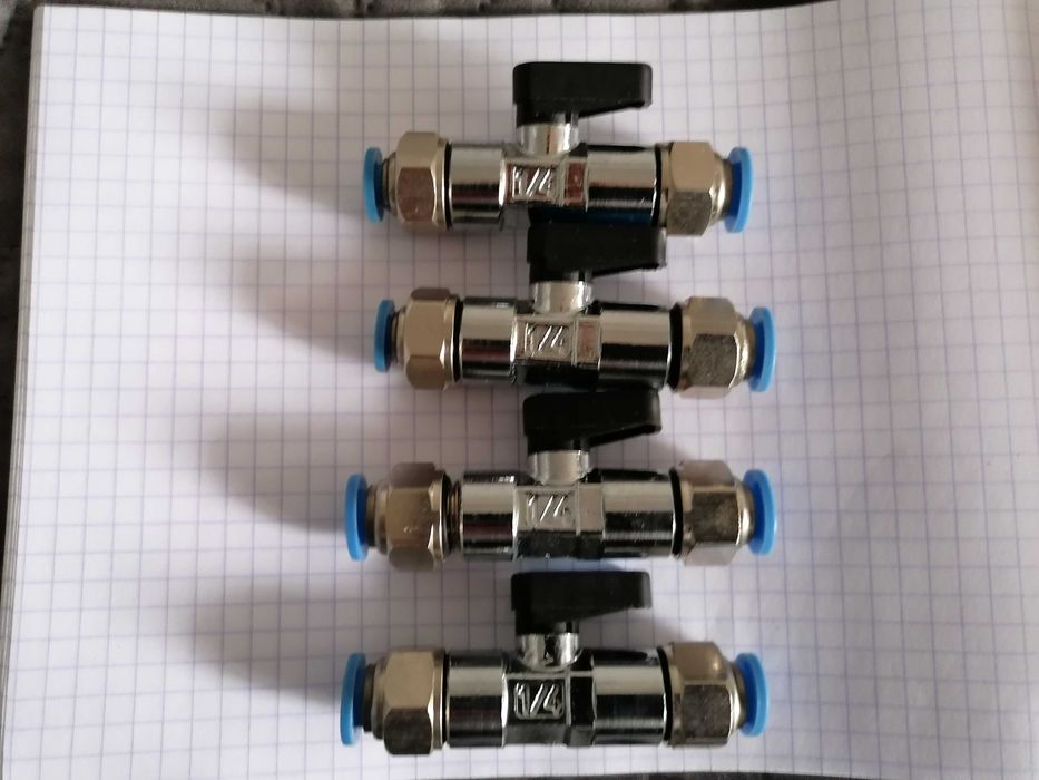 Komplet 4 zaworów kulowych Aignep 1/4" szybkozłączki pneumatyczne,nowe