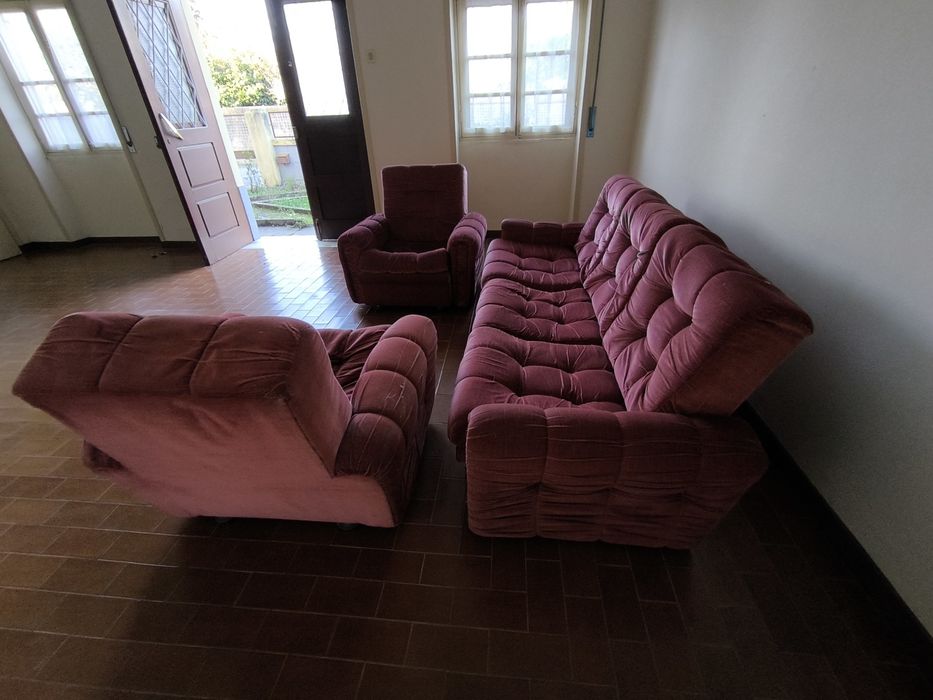 Conjunto de sofá e cadeirões