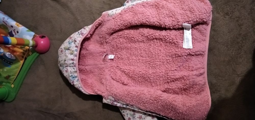 Зимова курточка, для дівчинкі на 3-4 роки