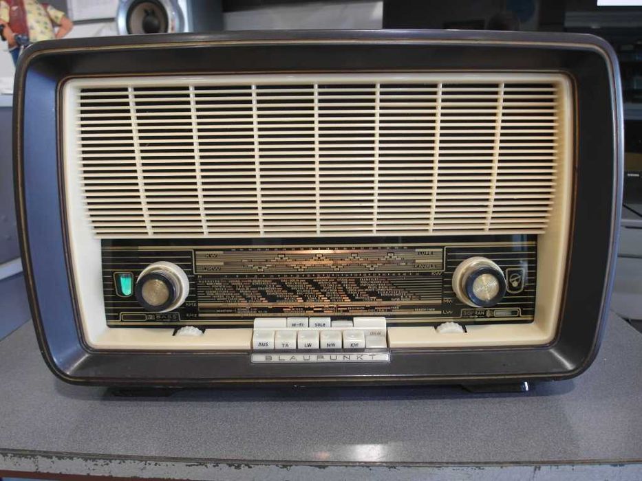 Rádio Válvulas Anos 50 C/FM Impecável