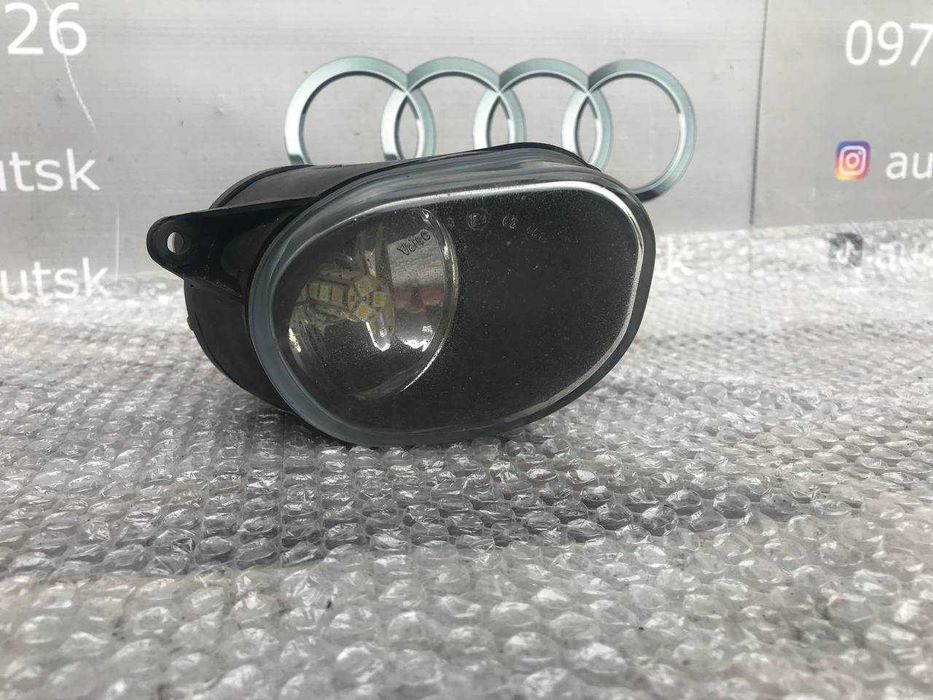 Туманка права Audi A6 C5 Allroad 4Z7941700 ПТФ проти туманна фара