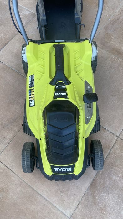 Corta-relvas elétrico RYOBI 1500W