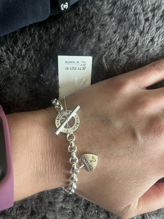 Продам серебряные браслеты.