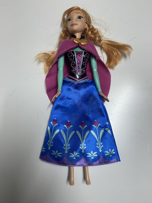 Boneca  anna da frozen