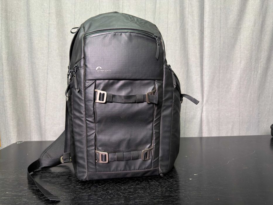 LOWEPRO -  Mochila Freeline BP 350 AW