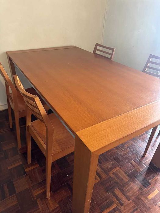 Mesa de Jantar com 4 cadeiras