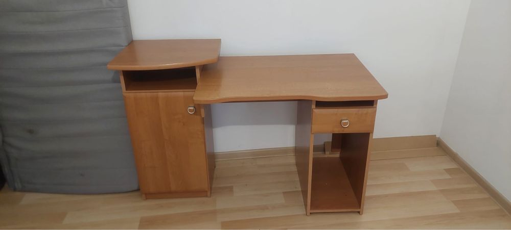 Biurko z płyty meblowej