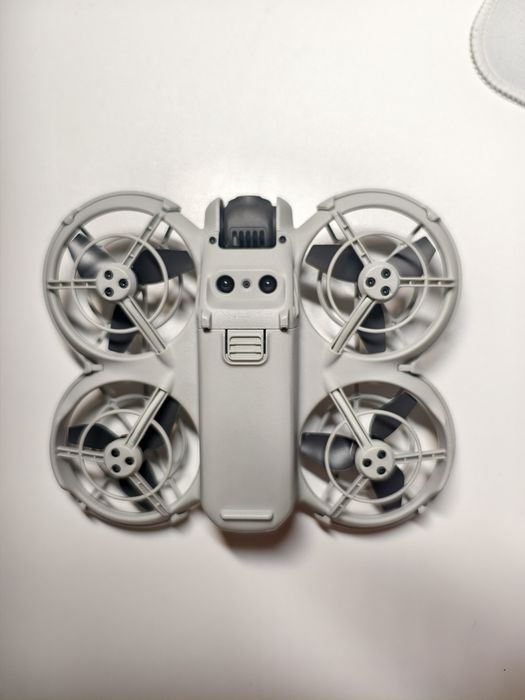 DJI NEO (дрон для польоту)