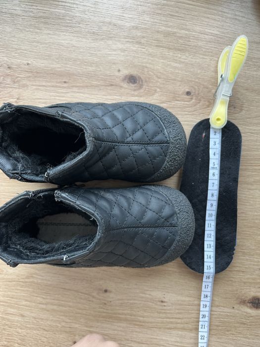 Теплі ботінки чорні