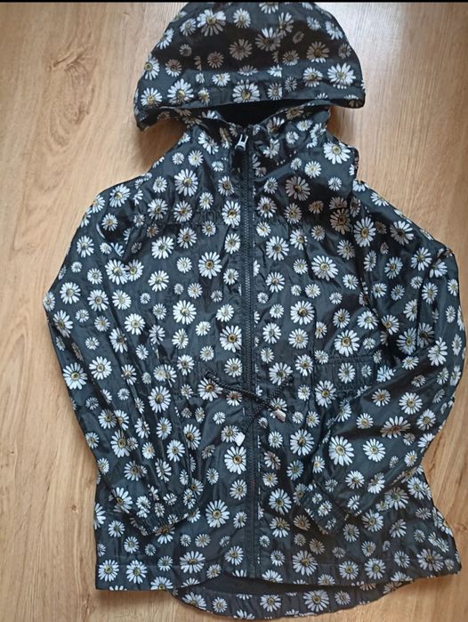 Kurtka wiatrówka płaszcz na polarku stokrotki rozmiar 134/140