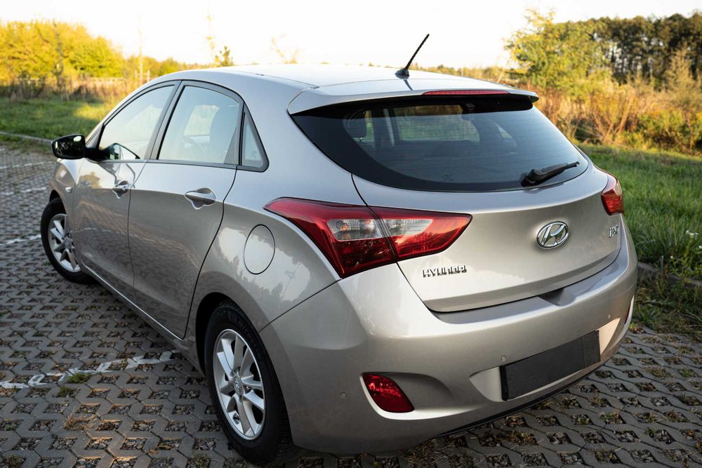 Sprzedam samochód Hyundai i30 1.4MPI po lifcie