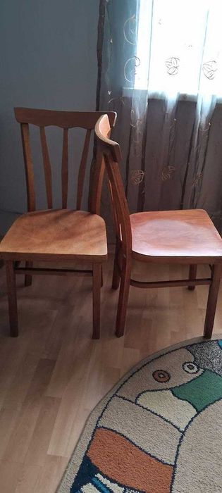 Стіл з стільцями
