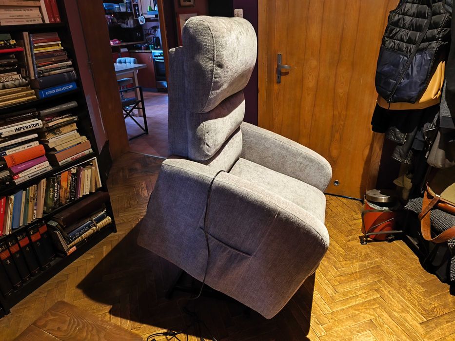 Fotel rozkładany elektrycznie