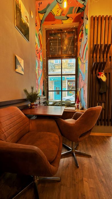 Продаж Кавʼярні, Старе місто (бізнес)