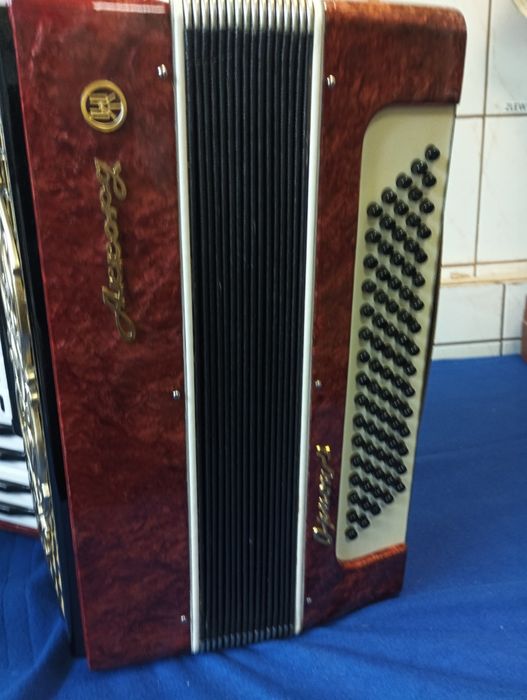 Akordeon 80 basów