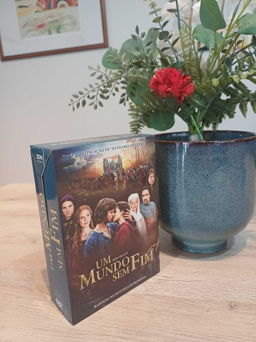 Box DVD Um Mundo Sem Fim (Série Completa) - Ken Follett - Novo