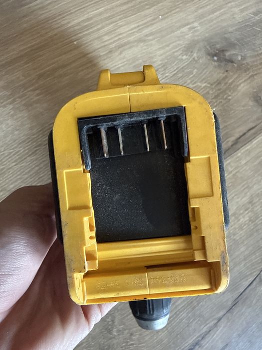wiertarko-wkrętarka udarowa DeWalt DCD776 z serii 18V XR. Sprawna, szczotki do wymiany !