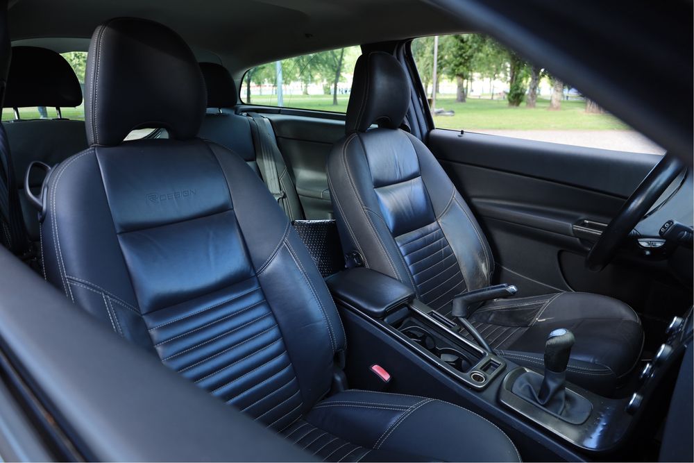 Volvo C30-1.6 115cv -R-DESIGN 2012
