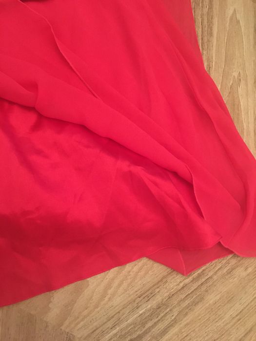 Malinowa wizytowa sukienka 38