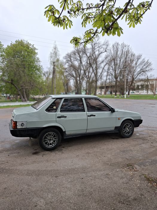 Продам 21099  Інжектор