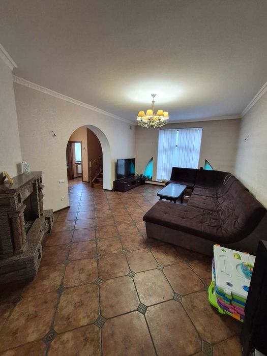 Продам добротний будинок 225м2 з ремонтом меблями і технікою, 10 соток