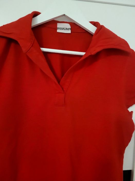 Czerwona bluzka  idealna , rozm.xl. Długość 67, klatka 54