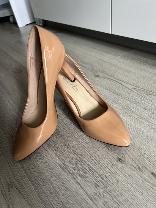 Туфлі лак жіночі