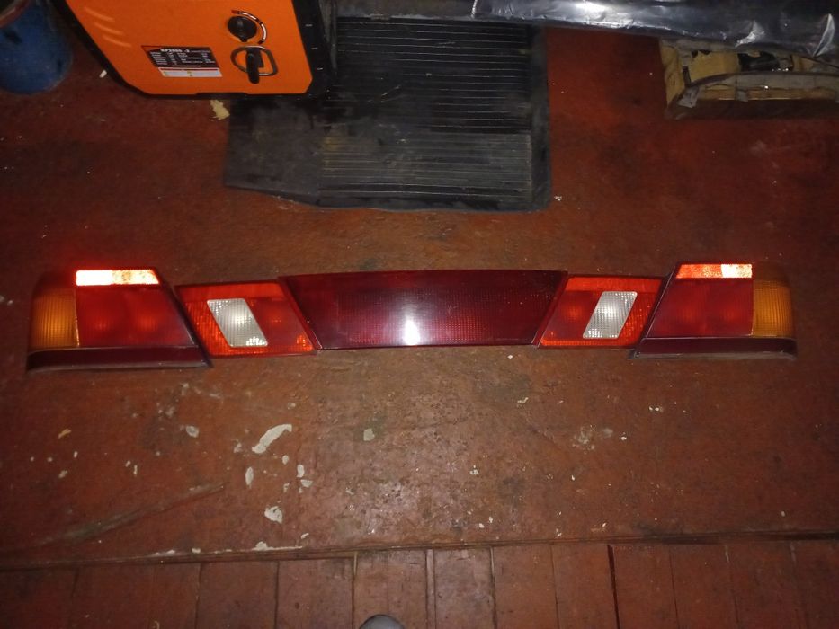 Продам оригінальні задні стопи ВАЗ 2115