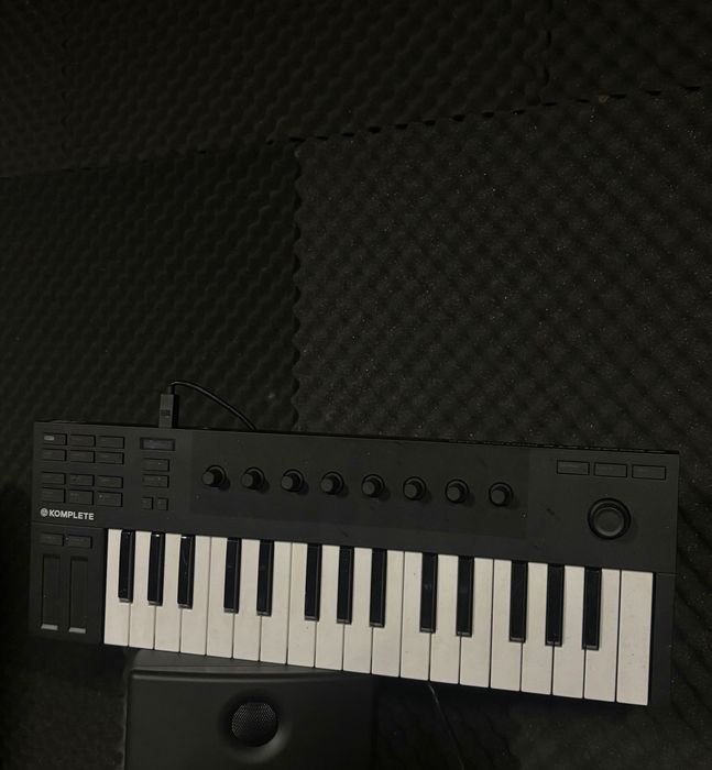 Komplete Kontrol M32