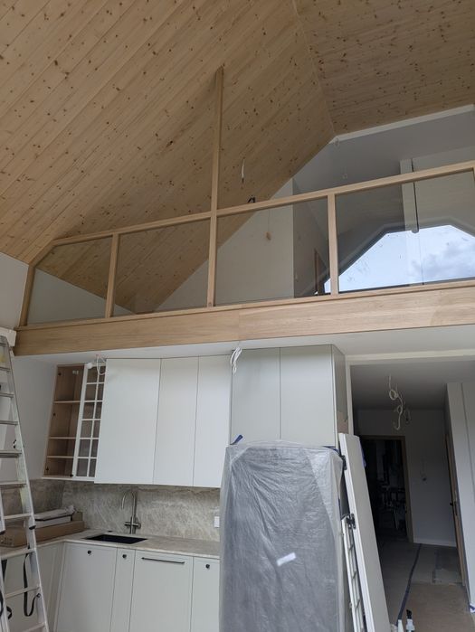 Schody drewniane balustrady