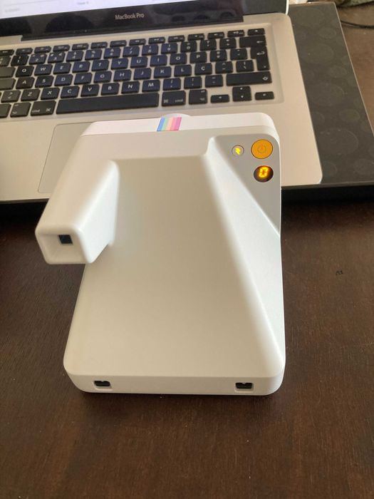 Máquina Polaroid now white