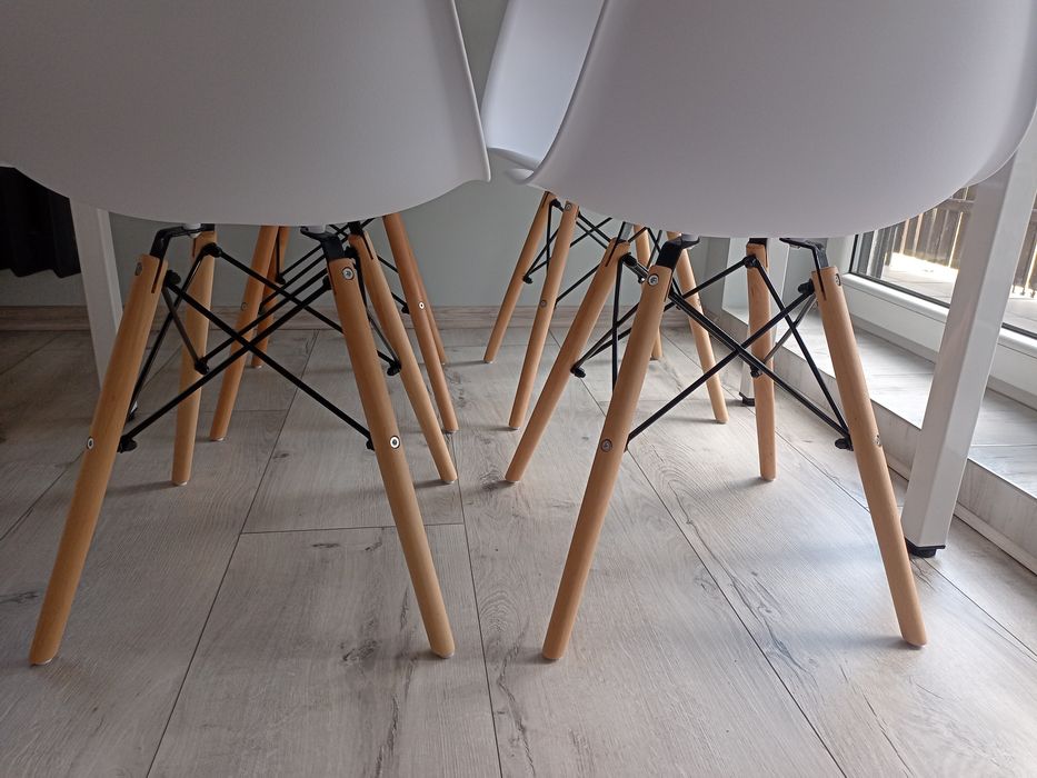 Stół z 4 krzesłami do kuchni jadalni salonu